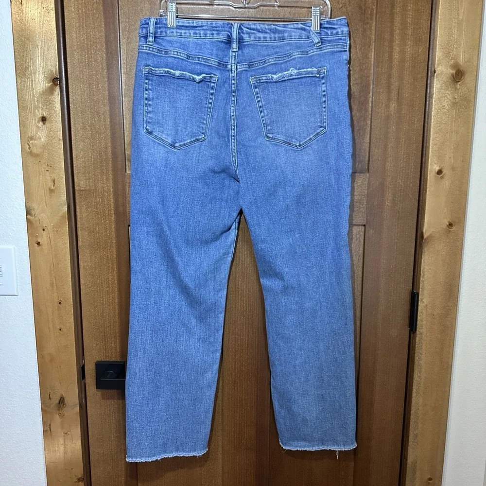 Mica Los Angeles Raw Hem Straight Leg Jeans Womens 31 Light Wash‎ Distressed